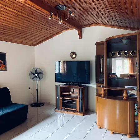 Nadia's House * Пефкари